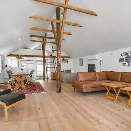 Persoligt Indrettet Stenhus Pa Strandgrund Sj458 Casa vacanze *