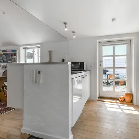 Persoligt Indrettet Stenhus Pa Strandgrund Sj458 Casa vacanze